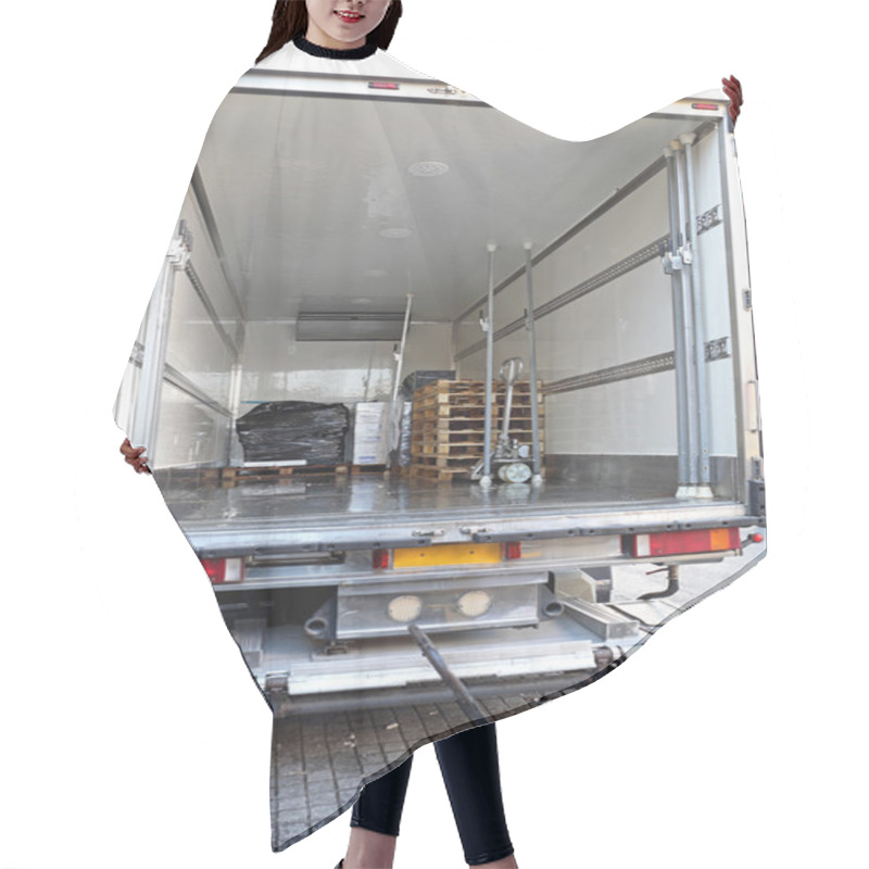 Personality  Refrigerator Truck Freight Hair Cutting Cape