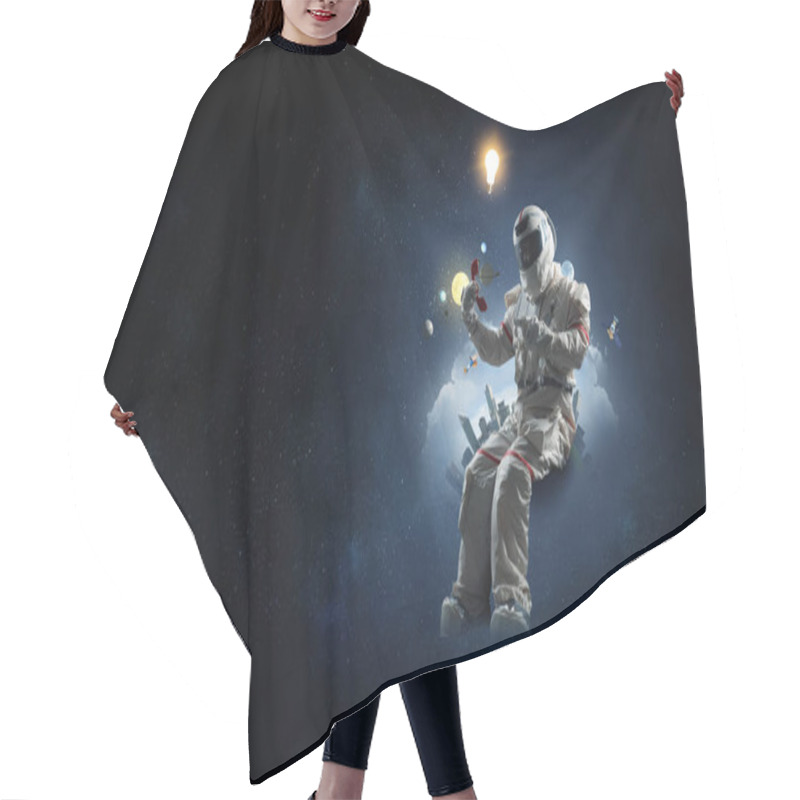 Personality  Spaceman And The Planet Earth Abstract Theme Hair Cutting Cape