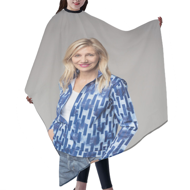 Personality  Smiling Office Woman Hair Cutting Cape