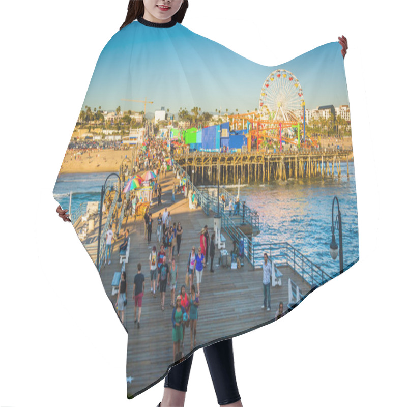 Personality  View Of The Santa Monica Pier, In Santa Monica, California. Hair Cutting Cape