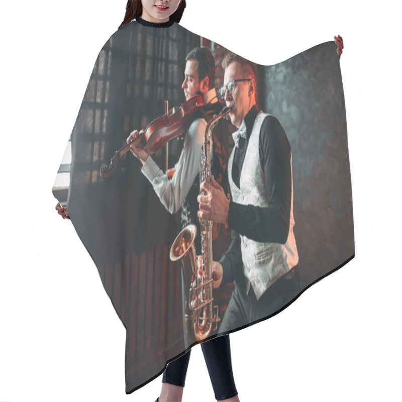 Personality  Male Musicians Playing Saxophone And Violin Hair Cutting Cape