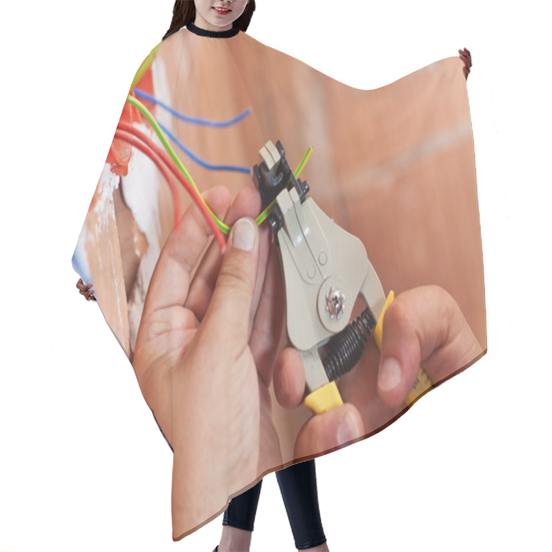 Personality  Electrician Peeling Off Wires Hair Cutting Cape