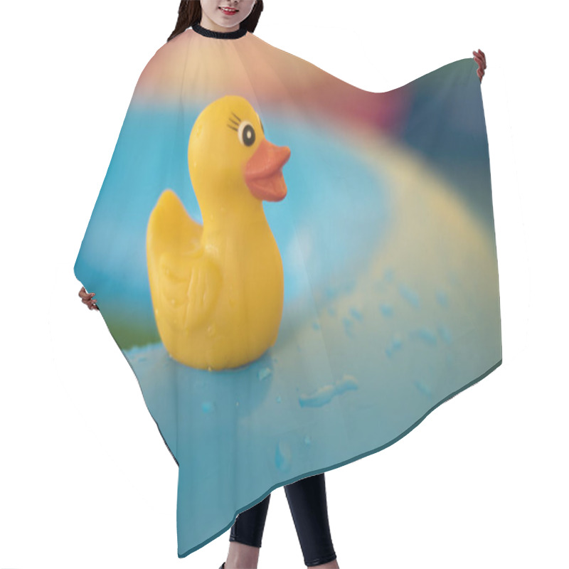 Personality  Pool Yellow Duck Hair Cutting Cape