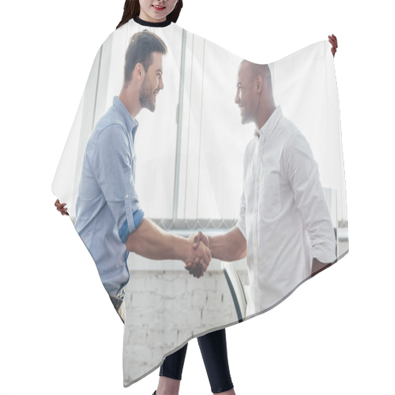 Personality  Businessmen Shaking Hands Hair Cutting Cape