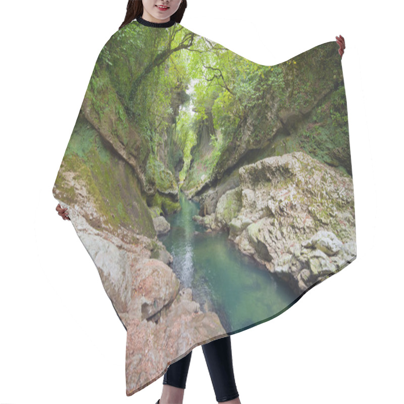 Personality  Creek In Rocks Hair Cutting Cape