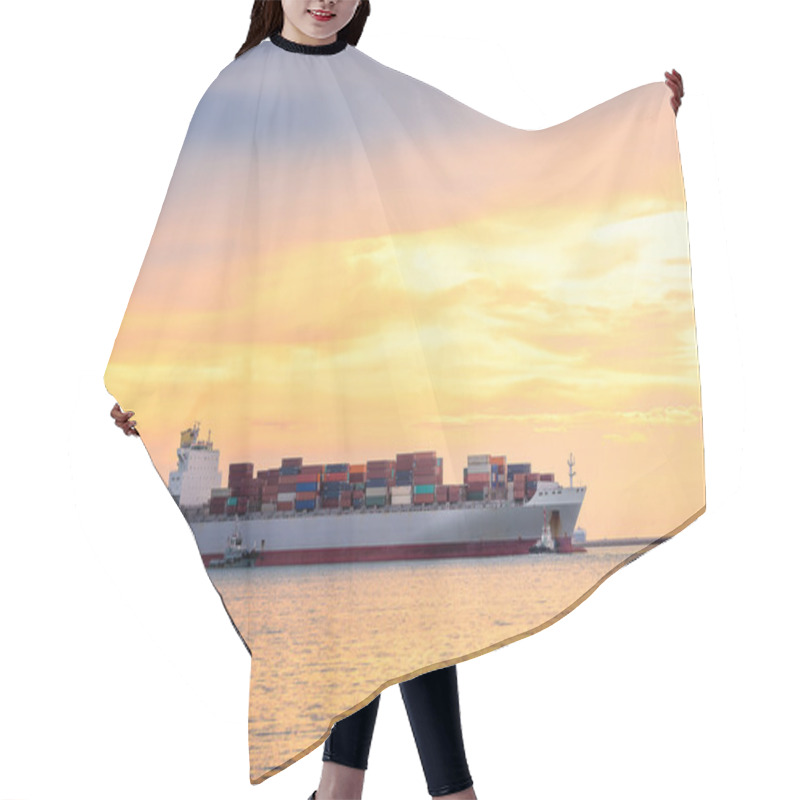 Personality  Cargo Container Hair Cutting Cape