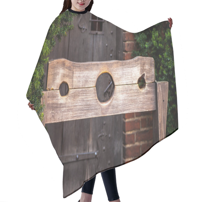 Personality  Wooden Medieval Torture Device Hair Cutting Cape