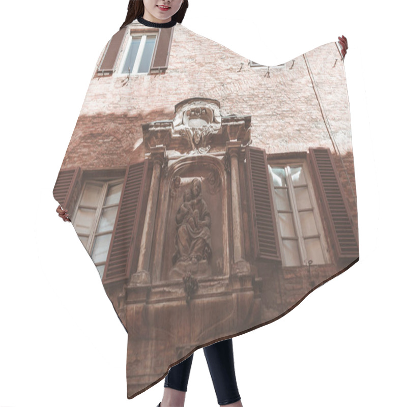 Personality  Statue Hair Cutting Cape