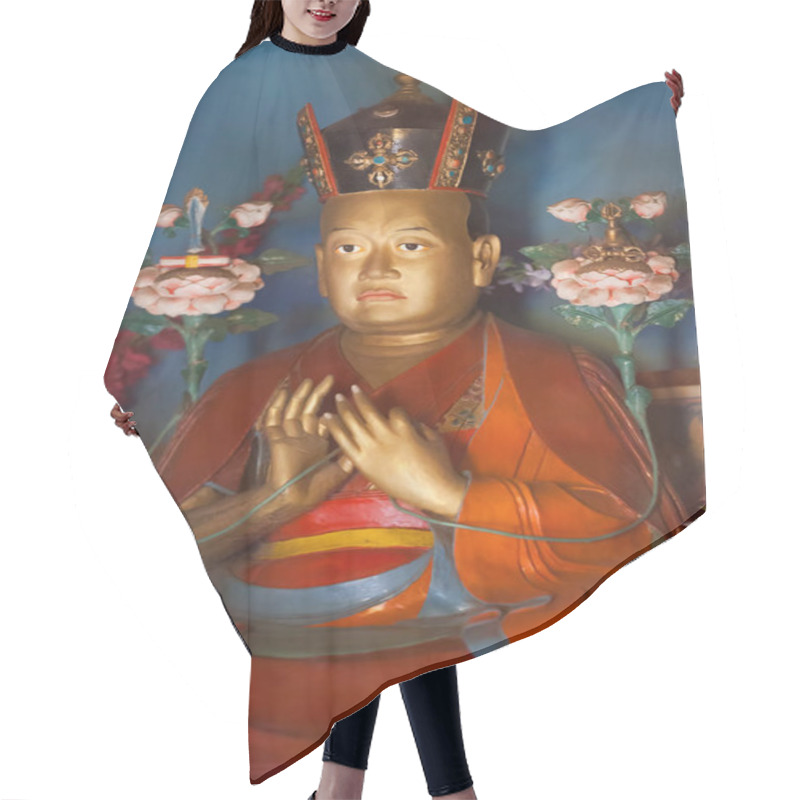 Personality  Statue Of 16th Karmapa With Black Crown Hair Cutting Cape