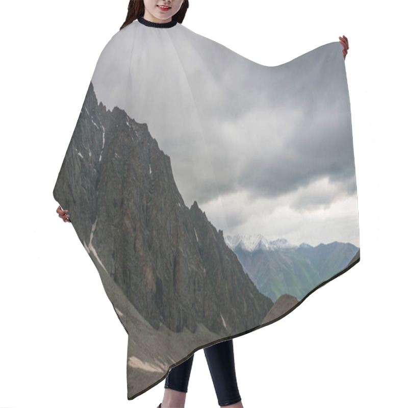 Personality  Beautiful Rocky Mountains Hair Cutting Cape