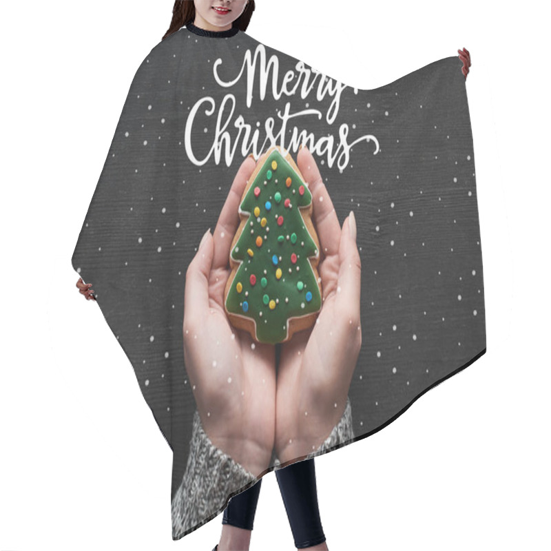 Personality  Cropped View Of Woman Holding Baked Christmas Tree Cookie In Hands With Merry Christmas Illustration Hair Cutting Cape