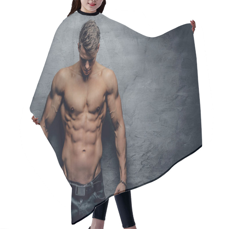 Personality  Shirtless Muscular Guy Hair Cutting Cape