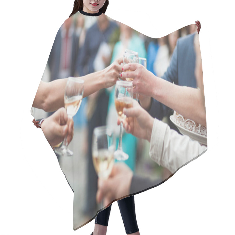 Personality  Bride And Groom Holding Wedding Champagne Glasses Hair Cutting Cape