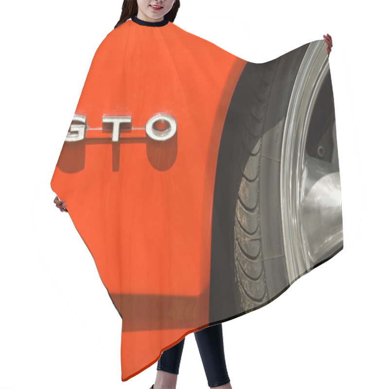 Personality  GTO Badge Hair Cutting Cape