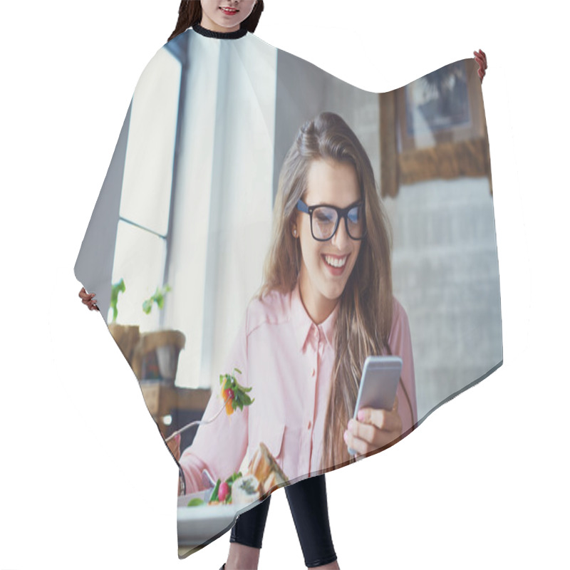 Personality  Young Woman Eating Salad At Restaurant Hair Cutting Cape