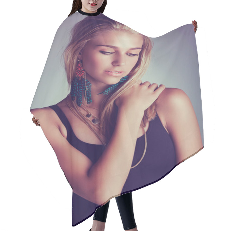 Personality  Beautiful Blond Retro Woman Hair Cutting Cape