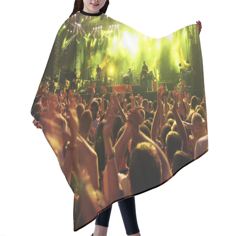 Personality  Crowd On Rock Concert Hair Cutting Cape