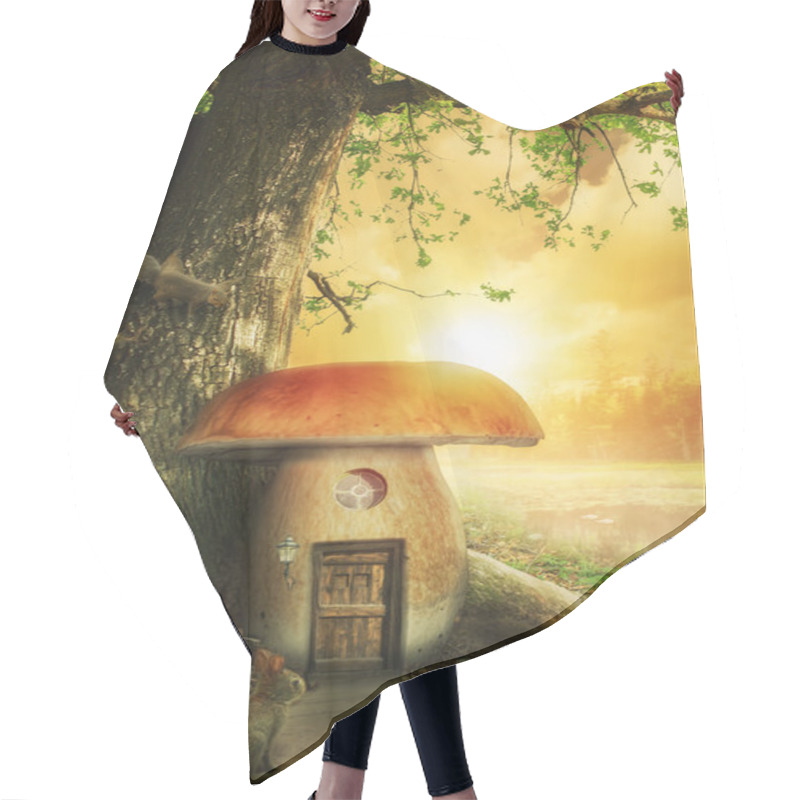 Personality  Mushroom Fairy House Hair Cutting Cape