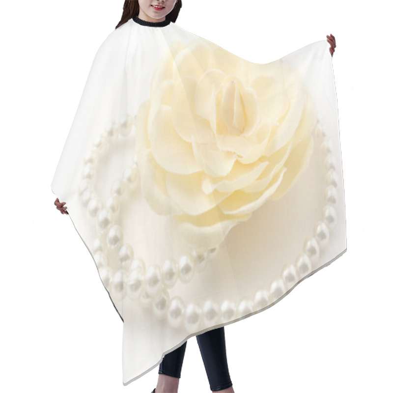 Personality  Pearls And Flower Hair Cutting Cape