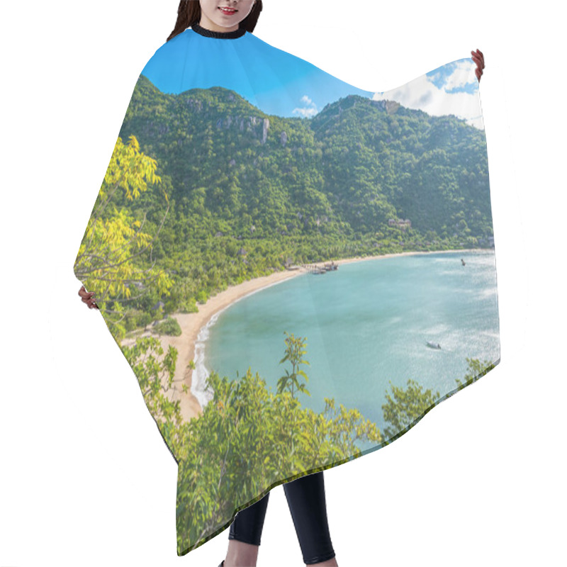 Personality  Beautiful Beach At Coast Of Vietnam - Ninh Van Bay Hair Cutting Cape