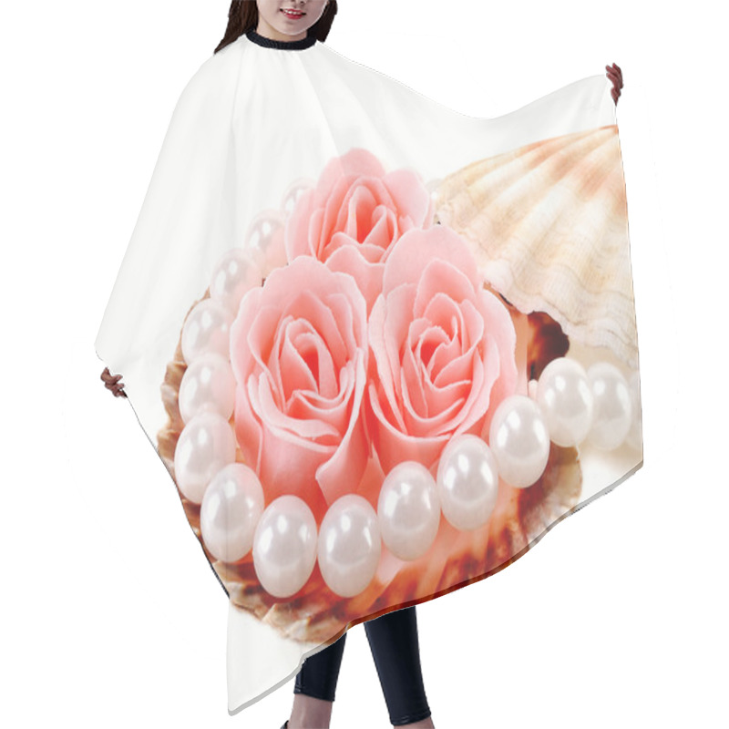 Personality  Sea Shell With Pearls And A Rose Hair Cutting Cape