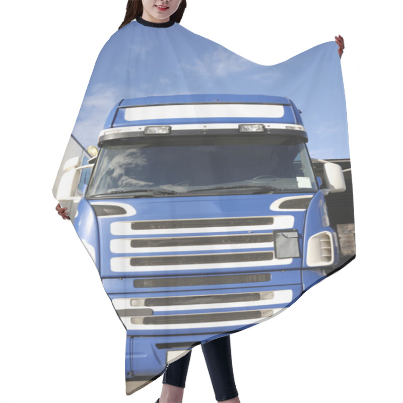 Personality  Truck Driving Head On Against Camera Hair Cutting Cape