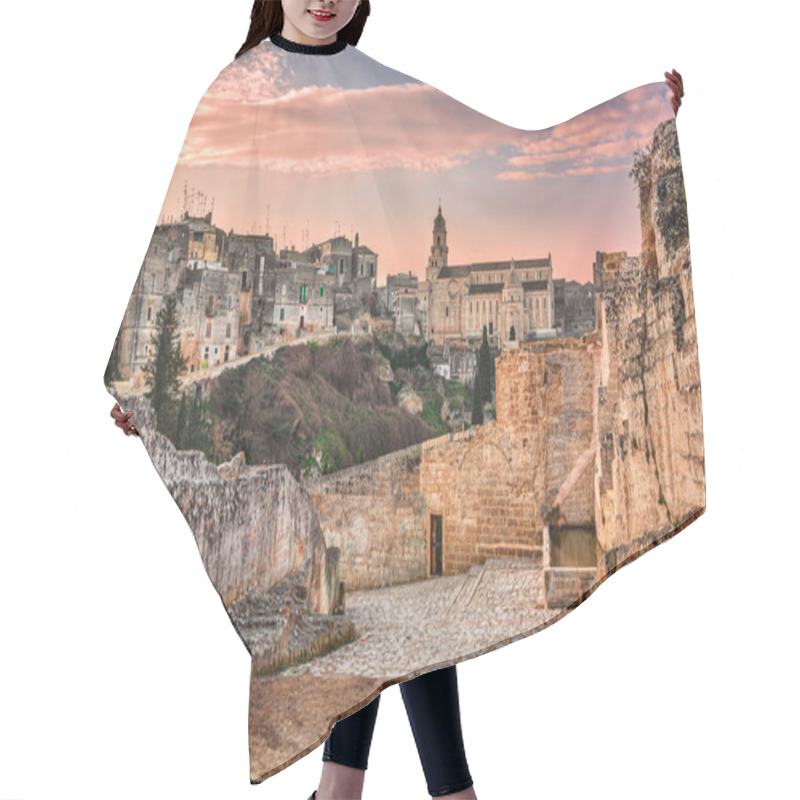 Personality  Gravina In Puglia, Bari, Italy: Landscape At Sunrise Of The Old Town With The Cathedral Seen From The Pathway With The Source At The Entrance Of The Ancient Aqueduct Bridge Over The Ravine Hair Cutting Cape