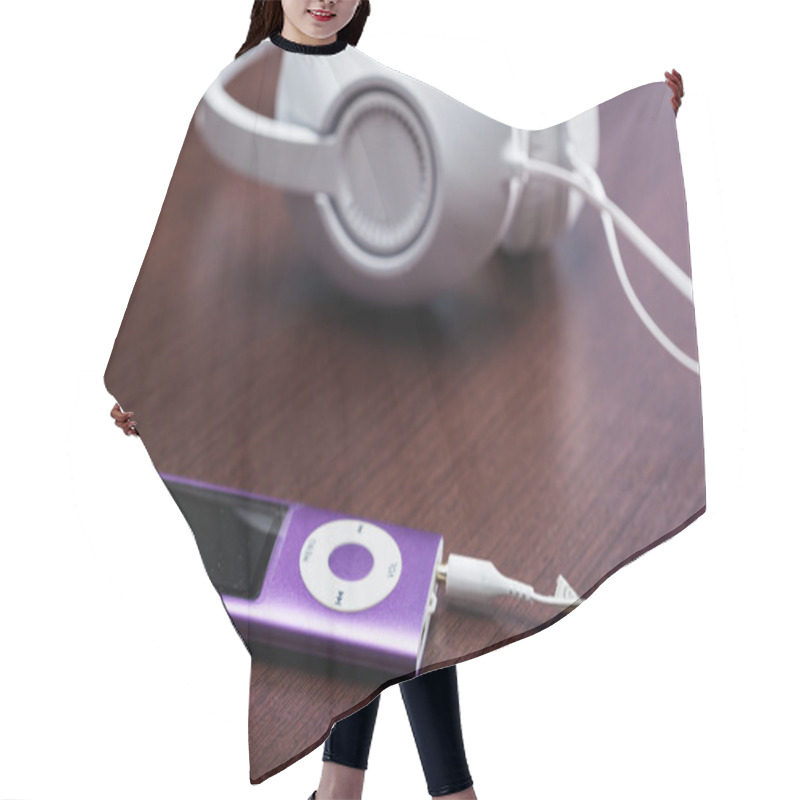 Personality  Headphones And Ipod On Desk Hair Cutting Cape