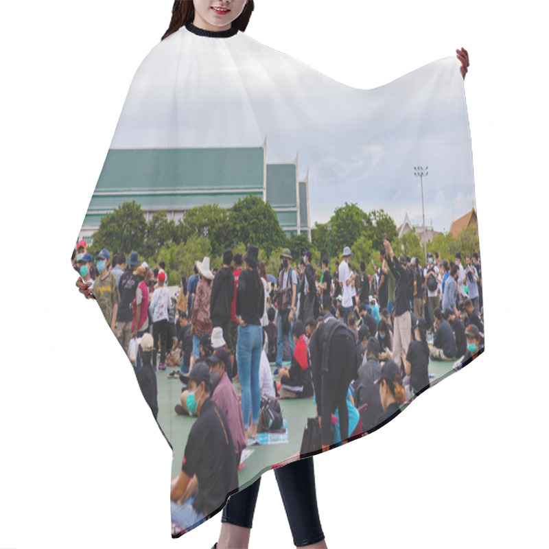 Personality  Bangkok,Thailand - Sep 19, 2020: Anti-government Protest In Bangkok, Thousands Of People Have Protested For Reform Of The Political System At Sanam-Luang. Hair Cutting Cape