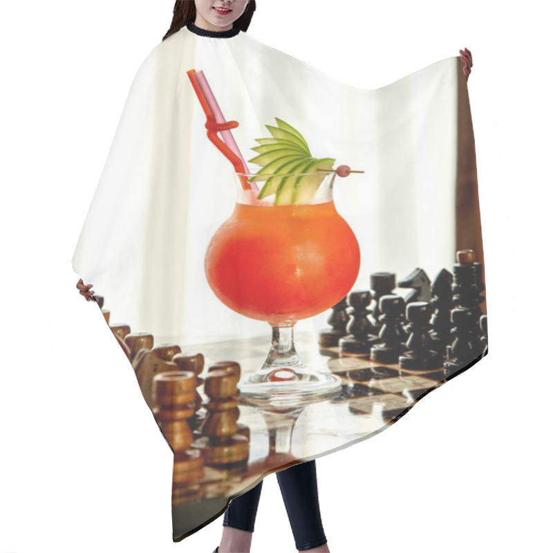 Personality  Fruit Cocktail Garnished With Apple Slices Placed On Chess Board Hair Cutting Cape