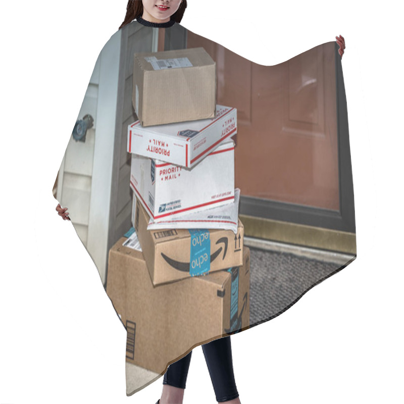 Personality  Amazon And USPS Packages Delivered Hair Cutting Cape