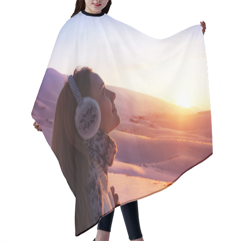 Personality  Woman In Mountains Hair Cutting Cape