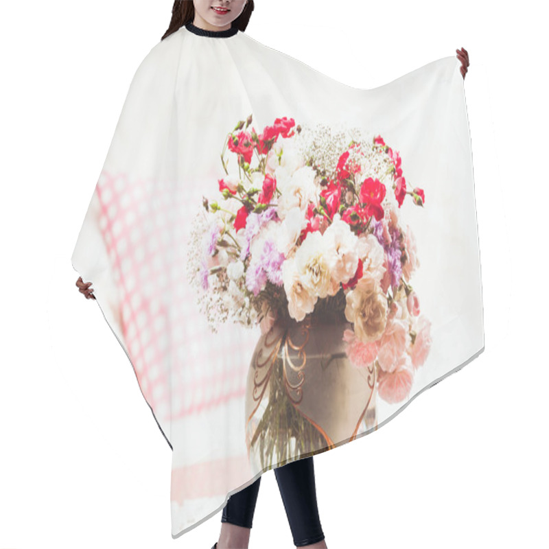 Personality  Flower Bouquet On The Table Hair Cutting Cape