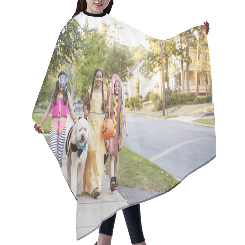 Personality  Children And Dog In Halloween Costumes For Trick Or Treating Hair Cutting Cape