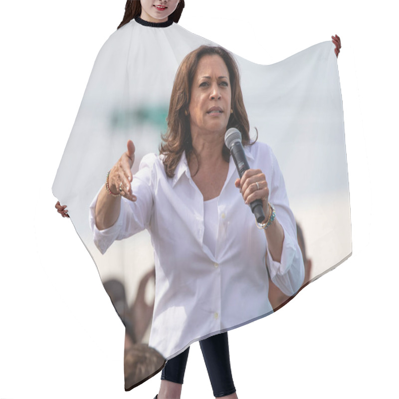 Personality  Senator Kamala Harris Hair Cutting Cape