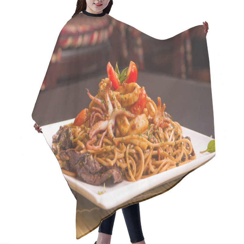 Personality  Chinese Sea Food Yakisoba Hair Cutting Cape