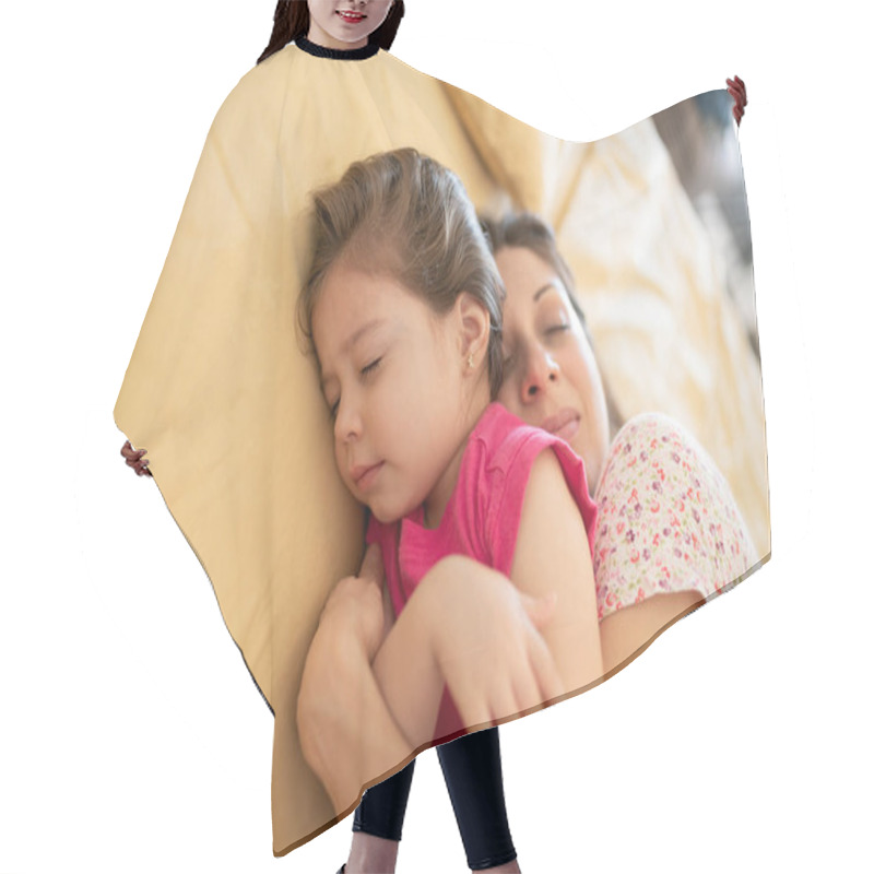 Personality  Closeup Of A Little Daughter And Her Mother Co-sleeping And Sharing A Bed At Home Hair Cutting Cape