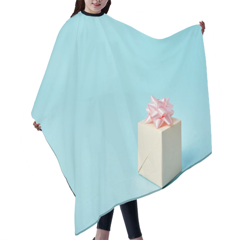 Personality  Gift Box With Pink Bow On Blue Background Hair Cutting Cape