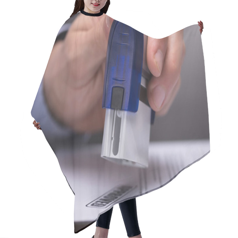 Personality  Close-up Of A Businessperson's Hand Stamping Document Hair Cutting Cape