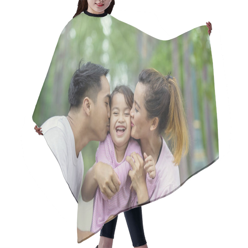 Personality  Cute Girl Chatting With Her Parents In The Park Hair Cutting Cape