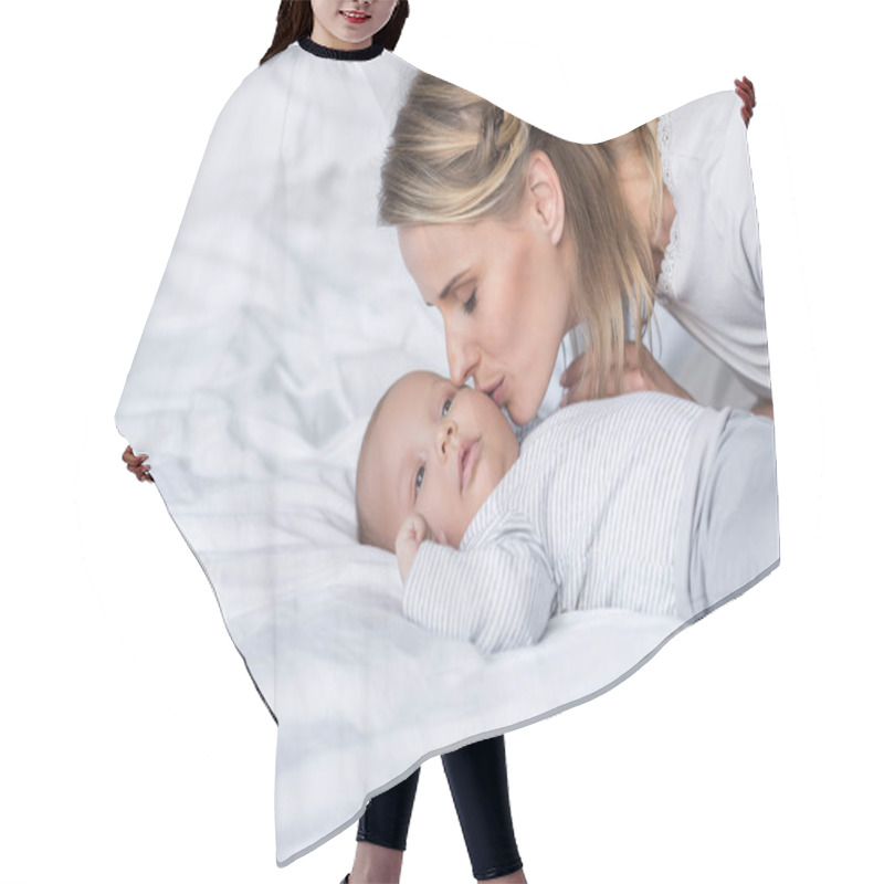 Personality  Mother Kissing Her Baby Hair Cutting Cape