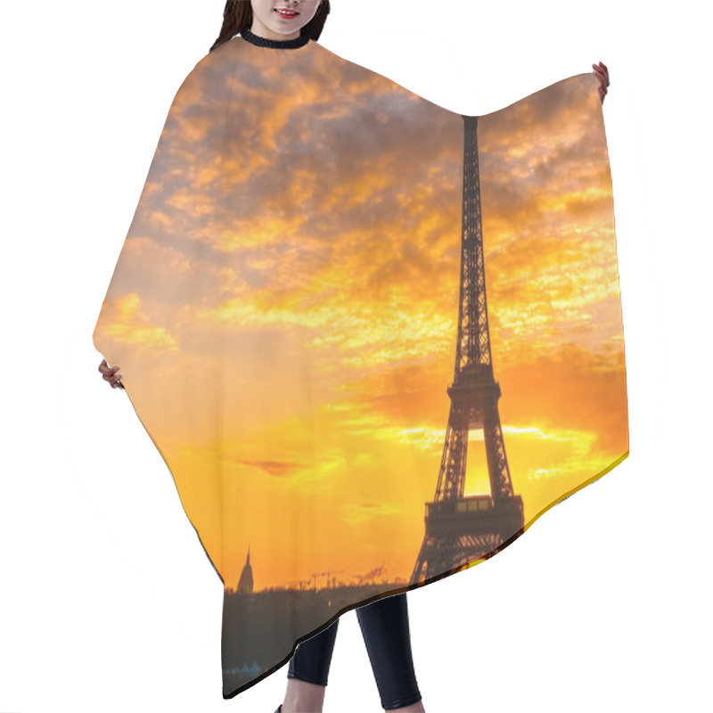 Personality  Eiffel Tower At Sunrise, Paris. Hair Cutting Cape