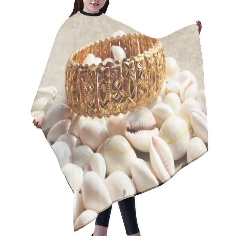 Personality  Seashell Jewels: Nature's Masterpiece Hair Cutting Cape