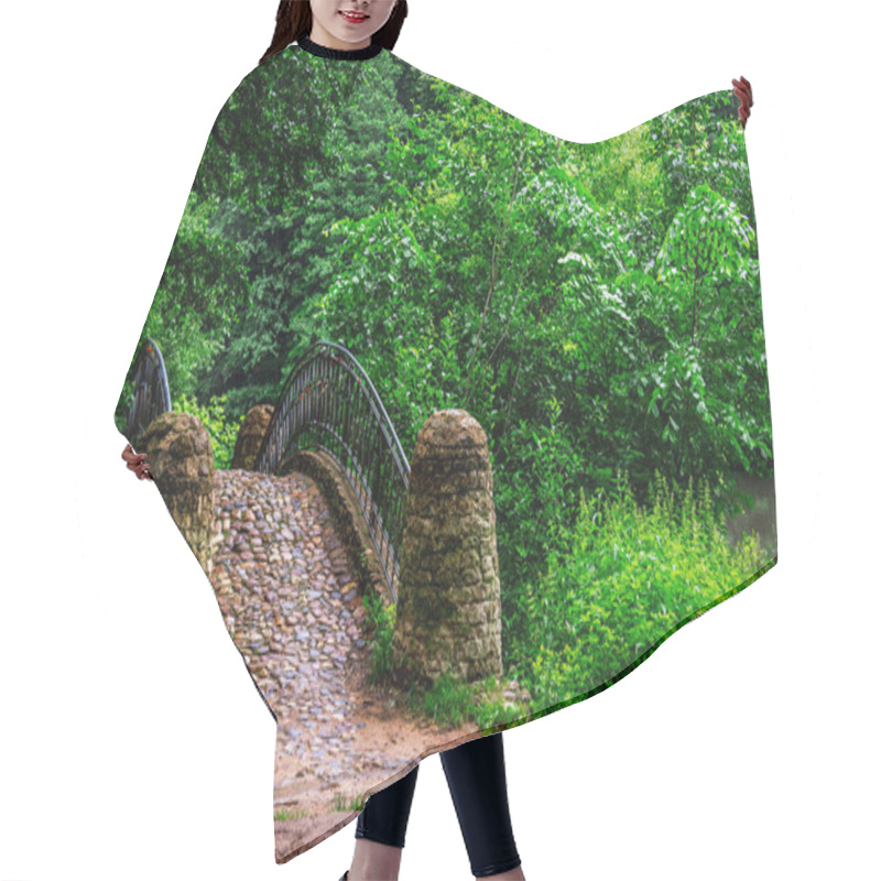 Personality  Old Stone Bridge Hair Cutting Cape