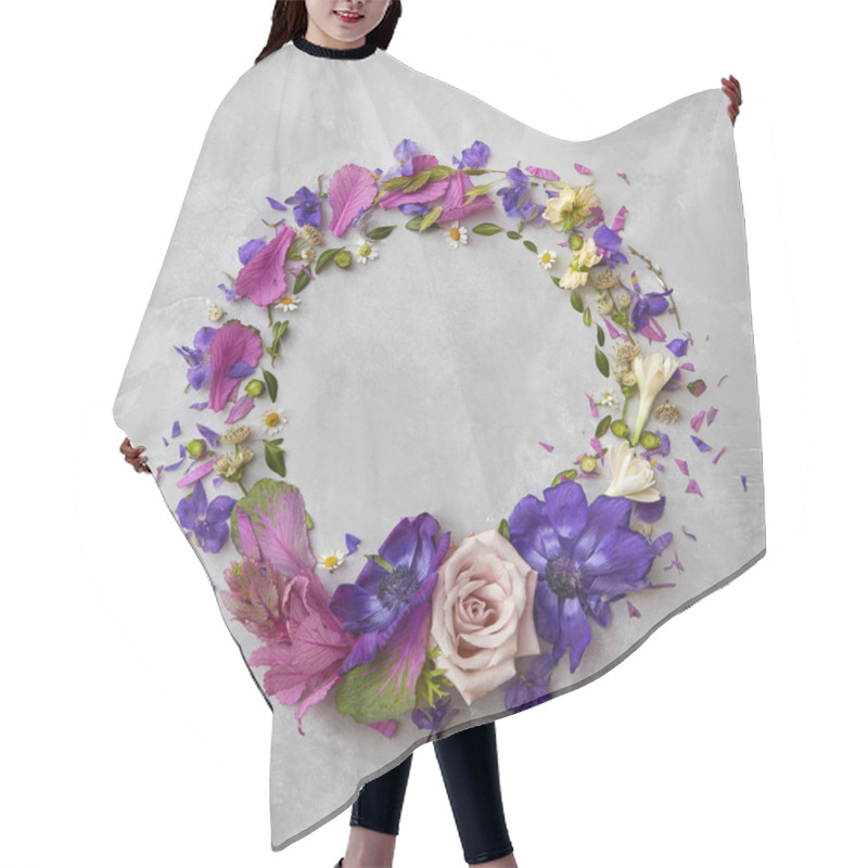 Personality  Round Frame Of Beautiful Flowers Hair Cutting Cape