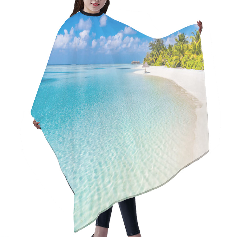 Personality  Tropical Beach Background As Summer Landscape With Beach Vibes And White Sand And Calm Sea For Beach Banner. Perfect Beach Scene Vacation And Summer Holiday Concept, Luxury Travel Destination. Boost Up Color Process Hair Cutting Cape