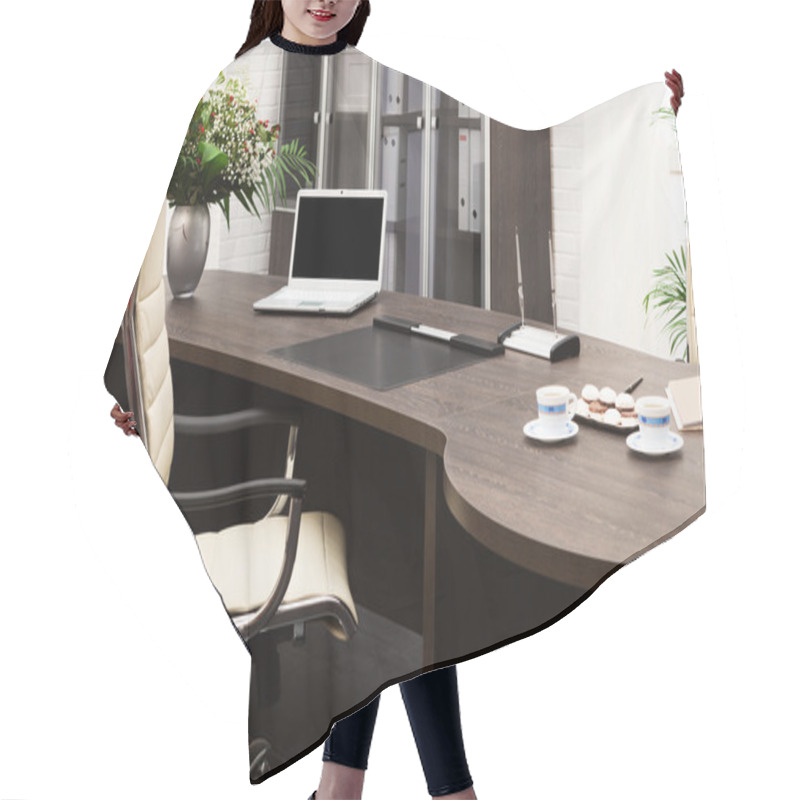 Personality  Laptop And Flowers Hair Cutting Cape