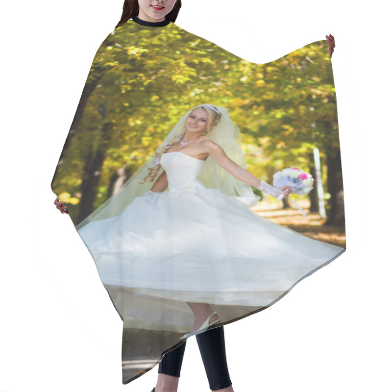 Personality  Bride Spinning Hair Cutting Cape