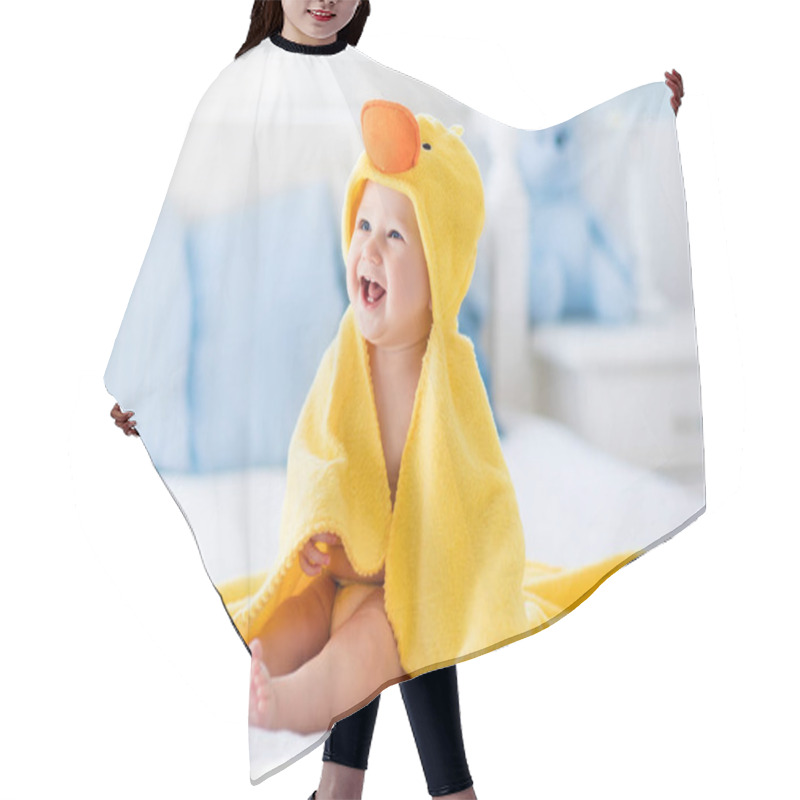 Personality  Cute Baby After Bath In Yellow Duck Towel Hair Cutting Cape