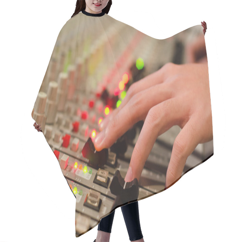 Personality  Sound Engineer Hair Cutting Cape